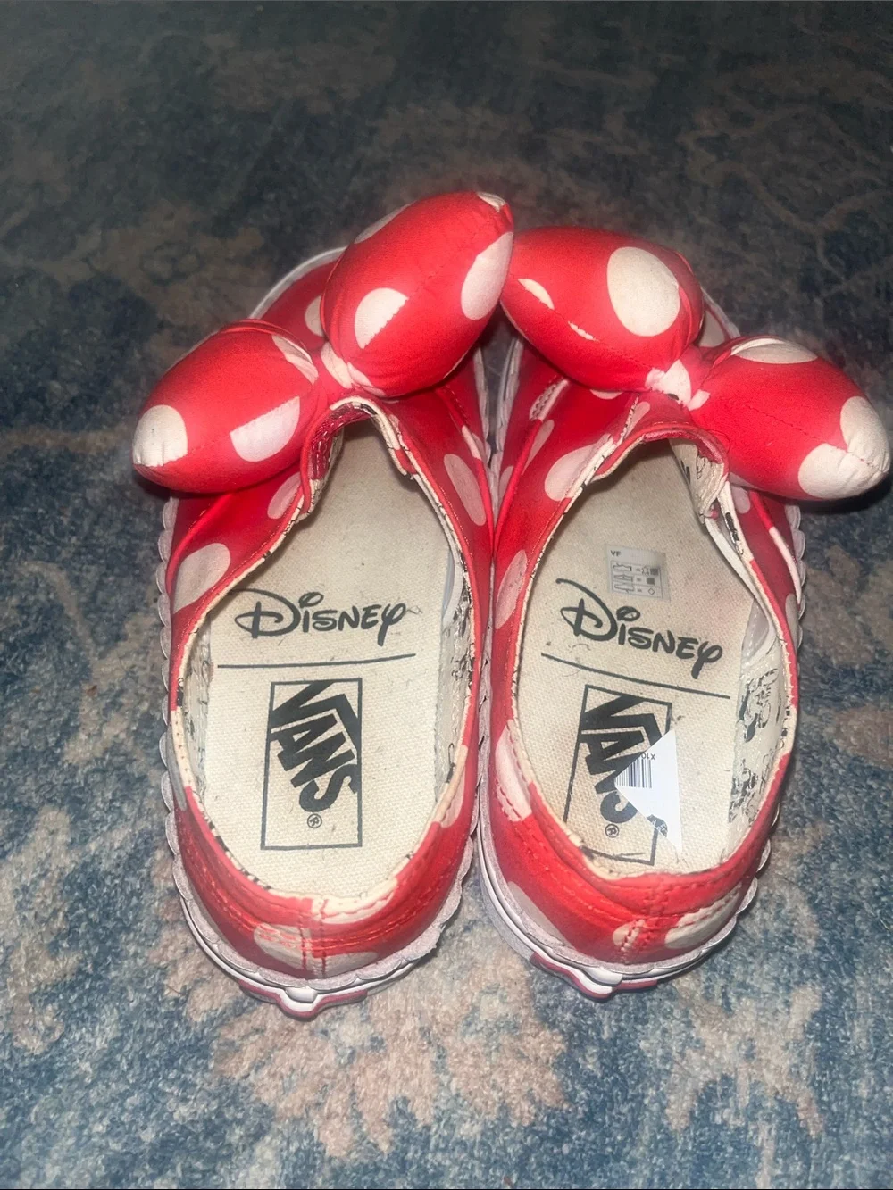 Women’s 6.5 Red Minnie Polka Dot Slip-On Shoes bows